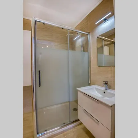 Lux Appart Piscine/spa-au Pied De Monaco + Parking Apartment